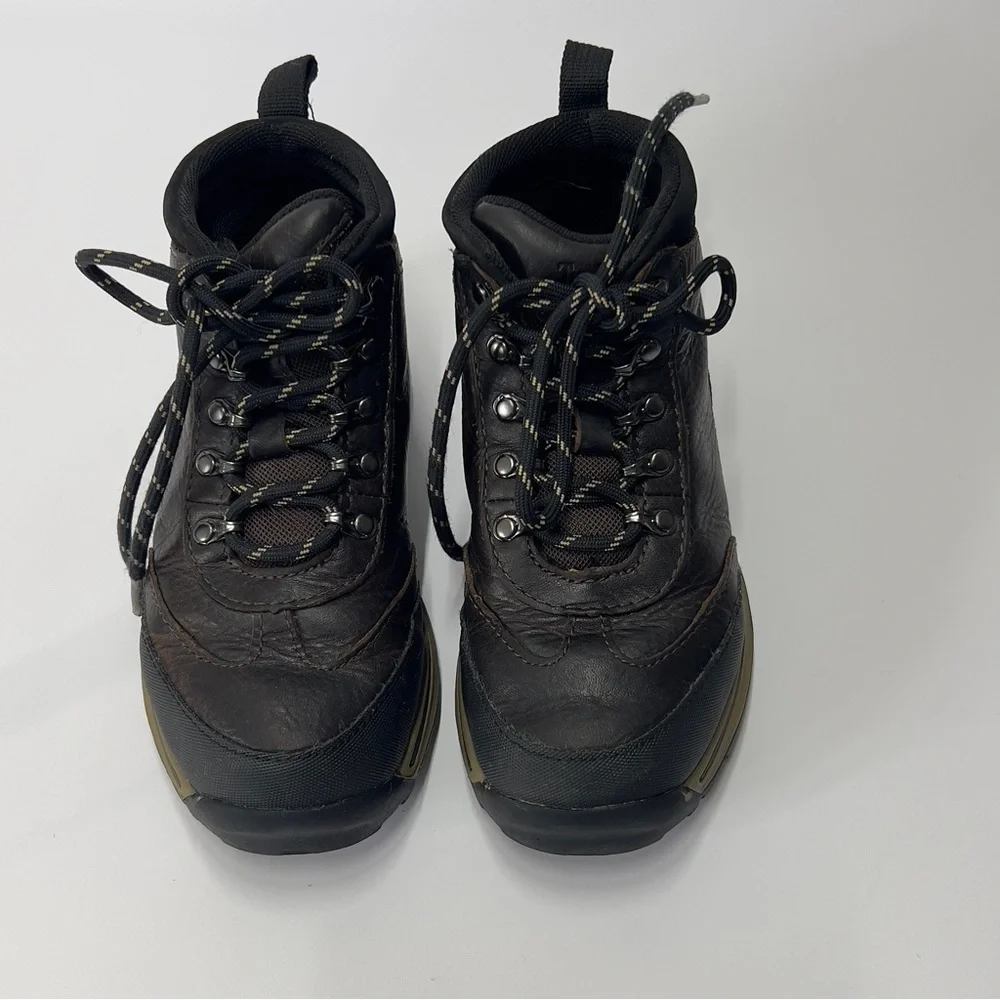 TIMBERLAND Boys Size 13 Brown Hiking Boot.